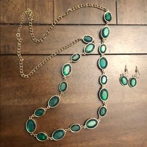 Matching jewelry set